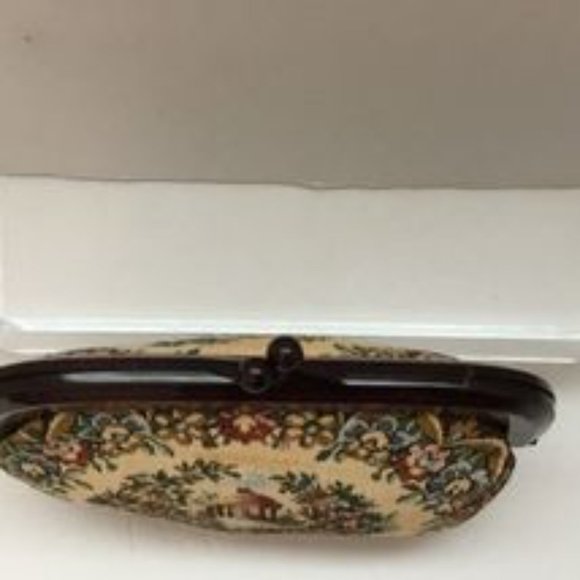Vintage Tapestry Floral Clutch Purse Lucite Frame & Clasp 7" X 6" Handbag GUC - Picture 2 of 4